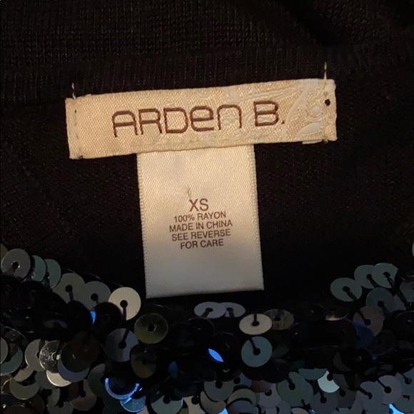 Arden B. Multi tiered sequin sweater top size xs - Picture 2 of 6